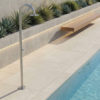 Doccia Acqua Fredda Per Piscina Inox 316l Satinato Sined Doccia Palau DOCCIA PALAU FREDDA Ambientata 100x100
